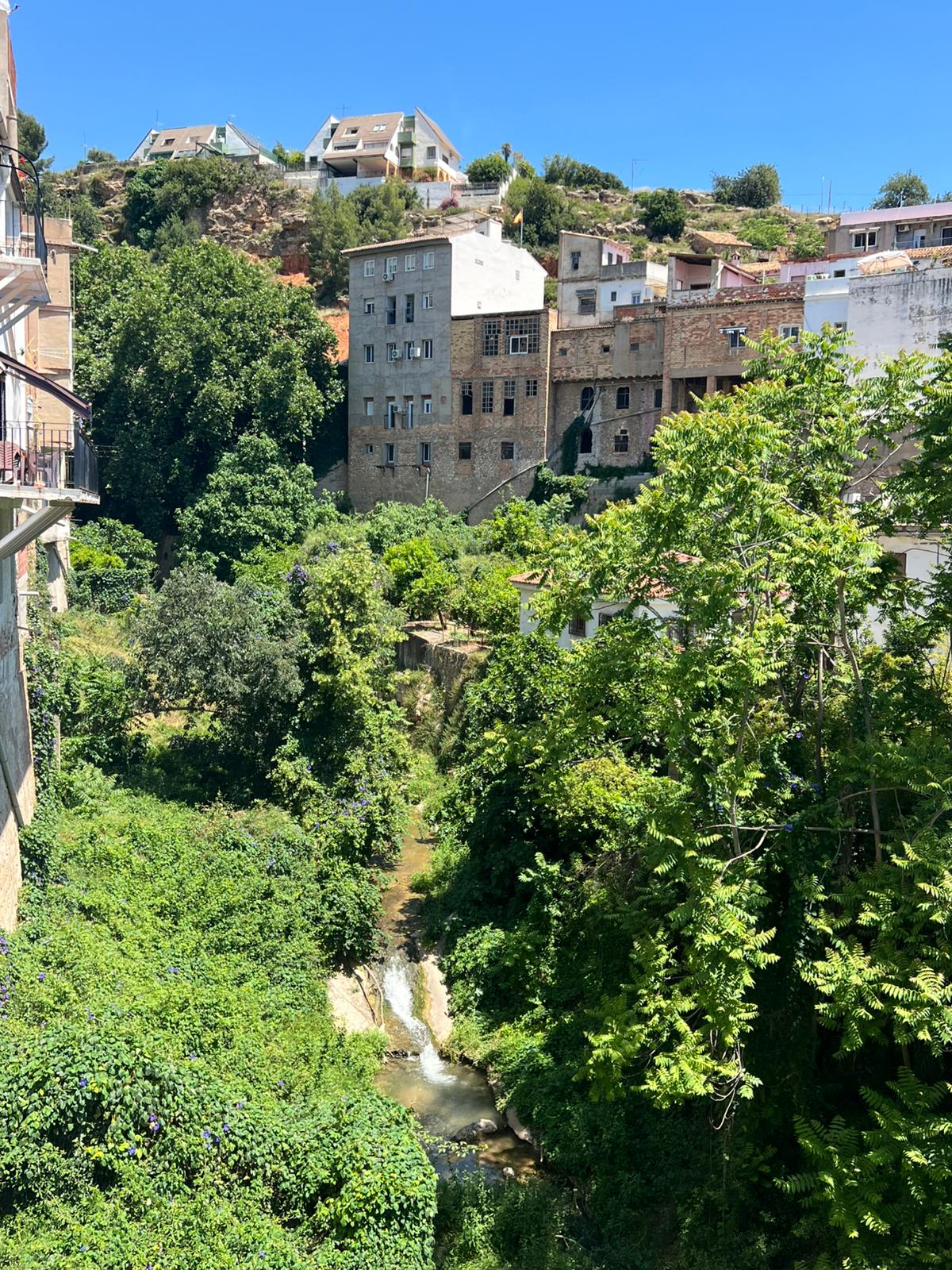 Colinas verdes alrededor de Valencia